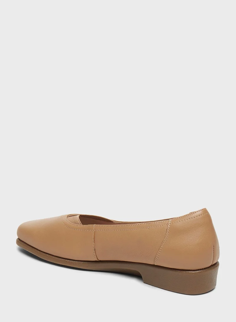 Le Confort Flat Pumps