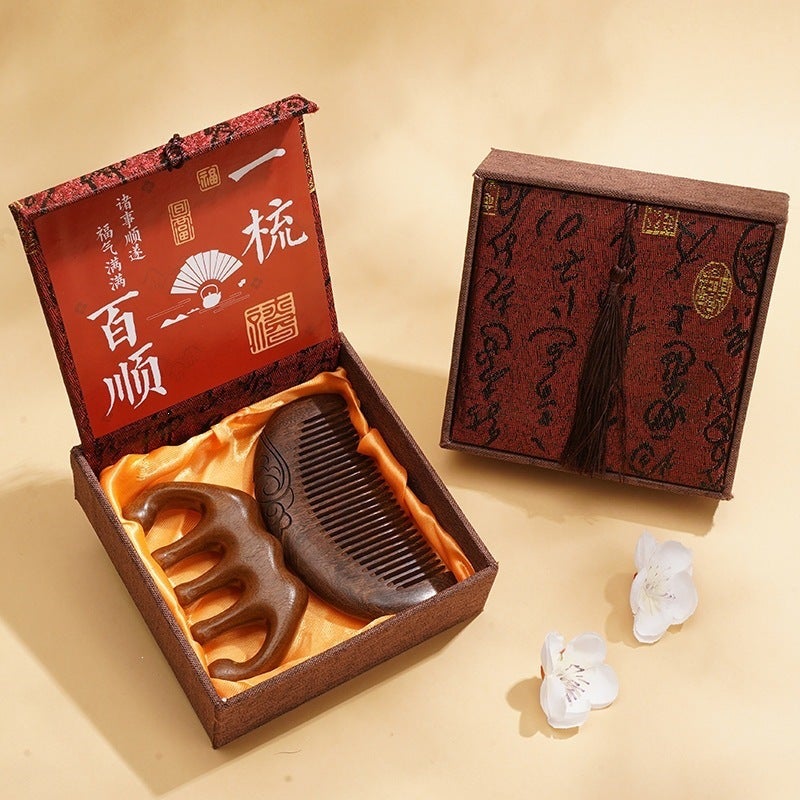 Sandalwood Comb Gift Set Chinese Style - Image 1