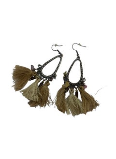 A distinctive and elegant women's earring accessory