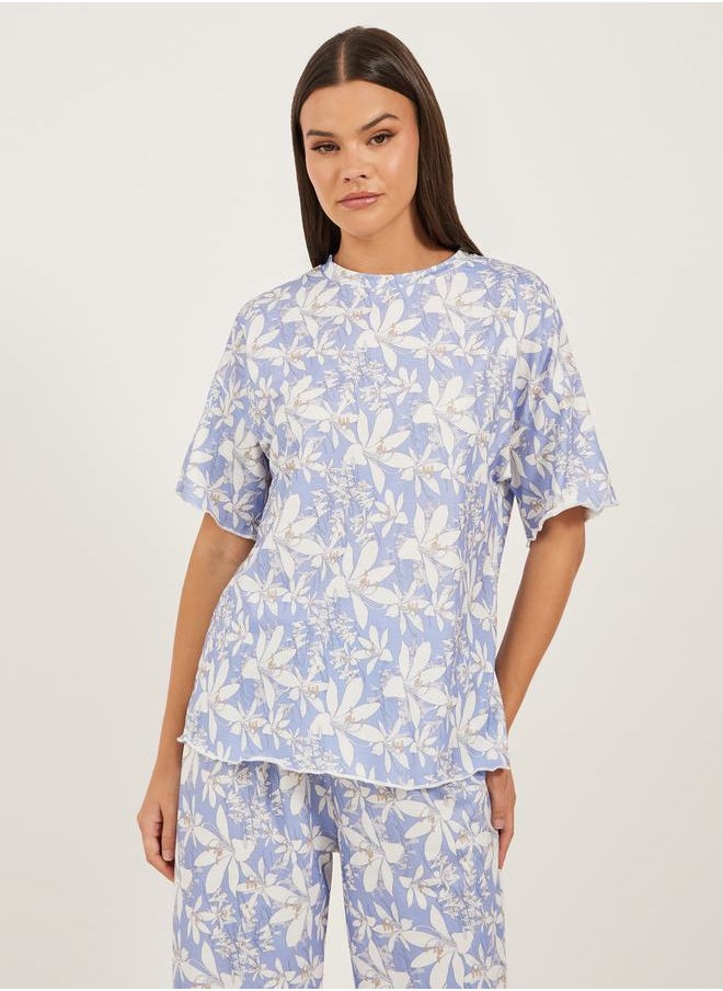 Styli Floral Printed Lettuce Edge Hem T-Shirt and Capri Pyjama Set  - Image 3