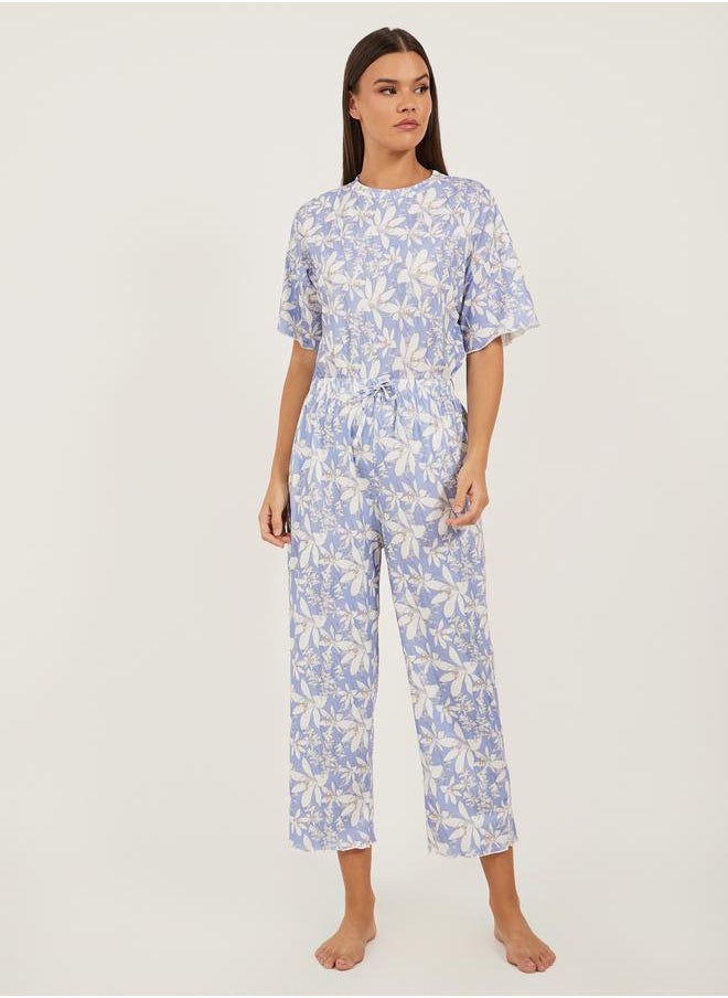 Styli Floral Printed Lettuce Edge Hem T-Shirt and Capri Pyjama Set  - Image 2