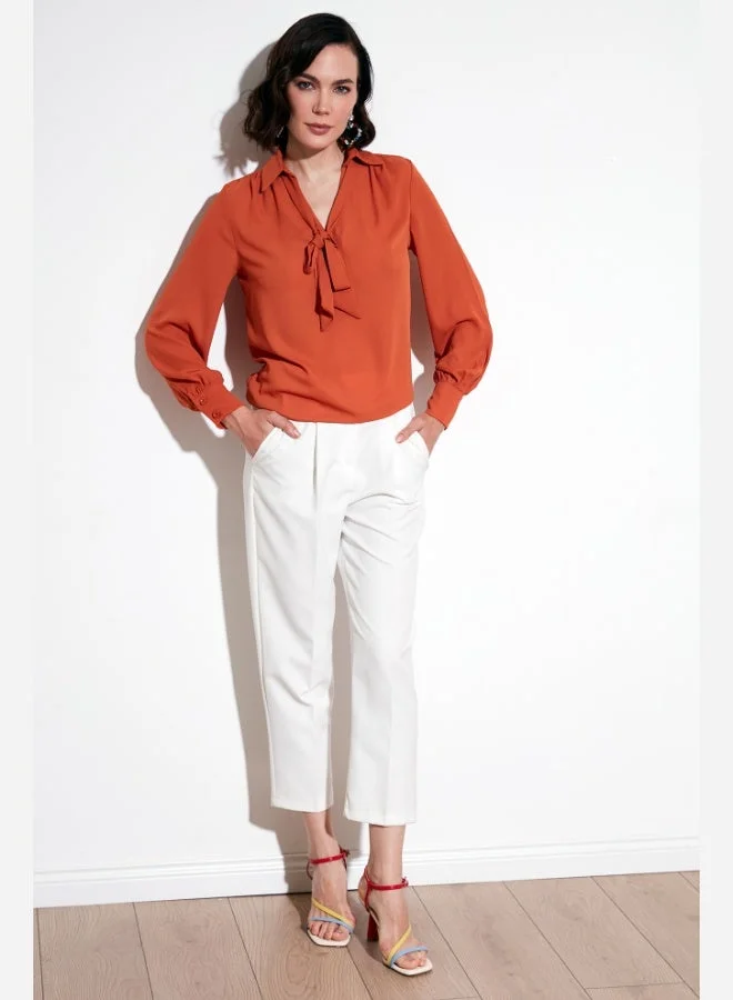 ليلا قميص شيفون بياقة على شكل حرف  وتفاصيل ربطة عنق للنساء