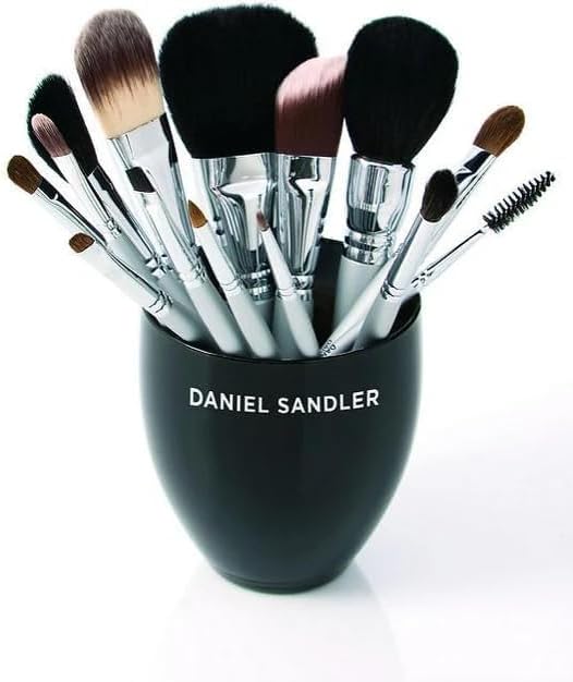 Daniel Sandler WATERBRUSH CrueltyFree Blusher and Bronzer Brush with Synthetic Nylon Taklon Fibres for Liquid and Cream Makeup