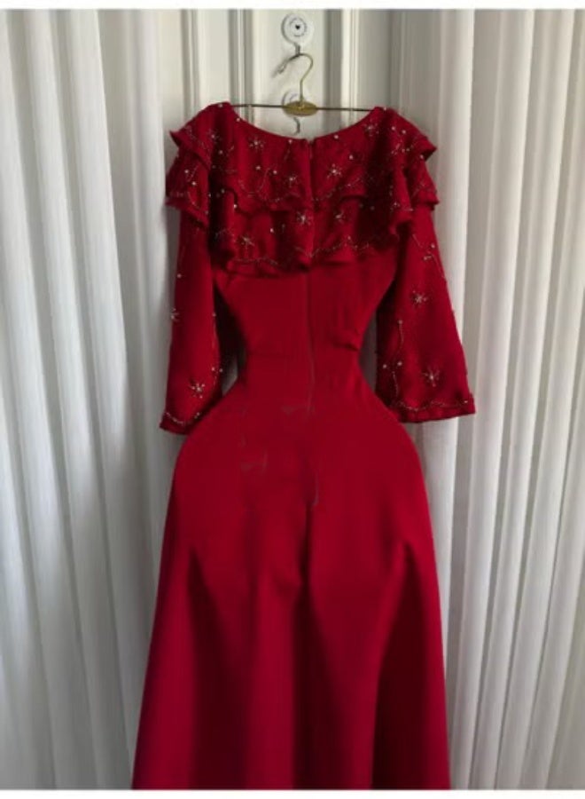 Cutie Long Red Evening Dress – Elegant Design with Embellished Sleeves and Soft Silhouette - Image 4