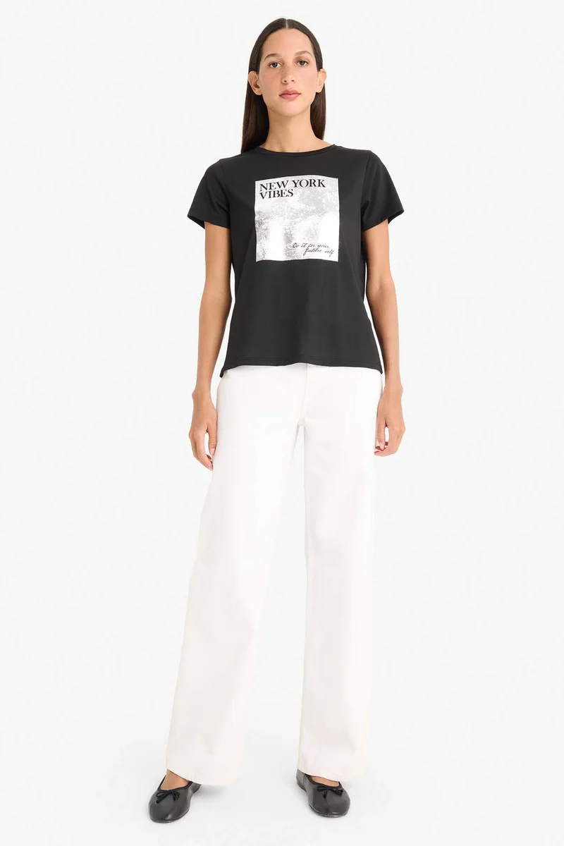 ديفاكتو Regular Fit Crew Neck Printed T-Shirt