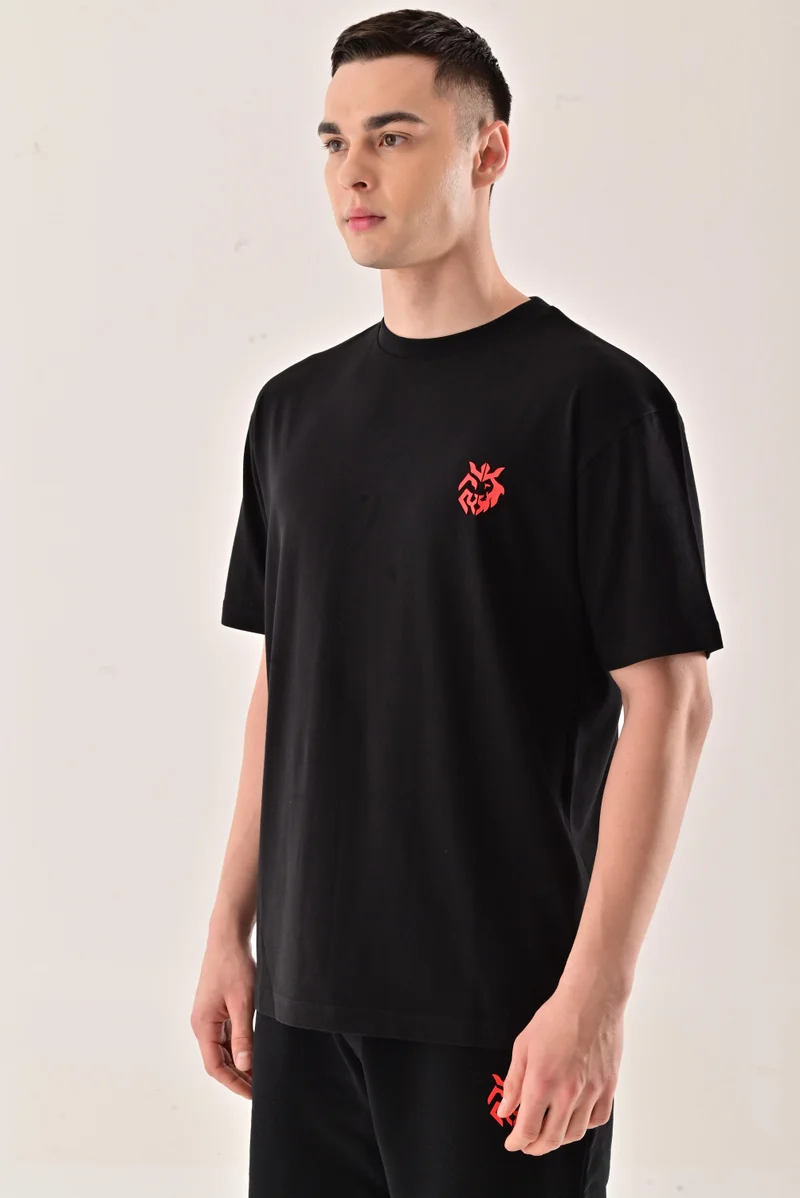 ESSO5 Embossed Logo Oversized Tee