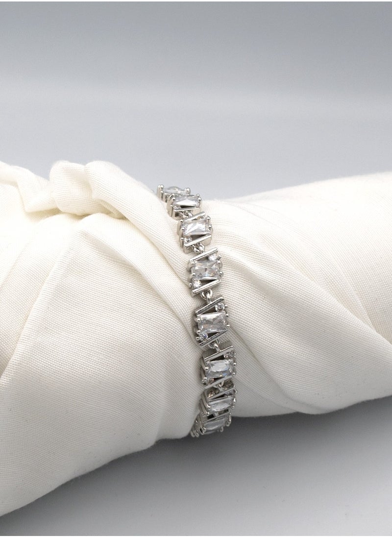 mjuhurat Elegant Silver-Tone Bracelet with Geometric Crystal Accents  - Image 3