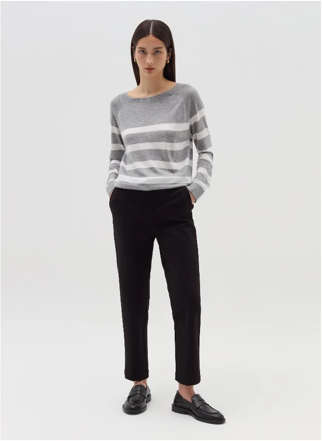 او في اس Striped top with raglan sleeves