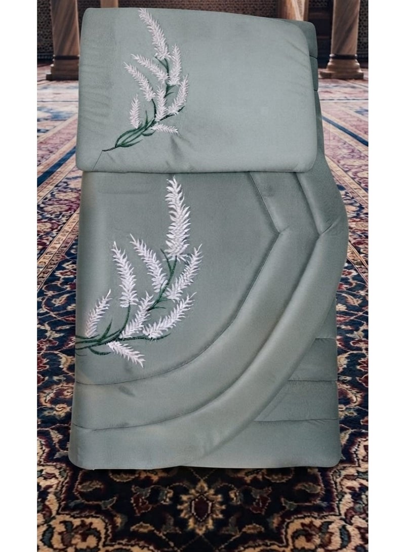 Luxury embroidered prayer rug set for women with a Quran cover. - Image 2