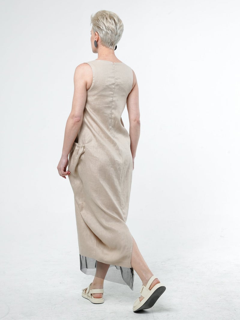 ميتامورفوزا فستان كتان طويل بقَصّة واسعة وجيوب كبيرة مميزة باللون البيج - Image 4