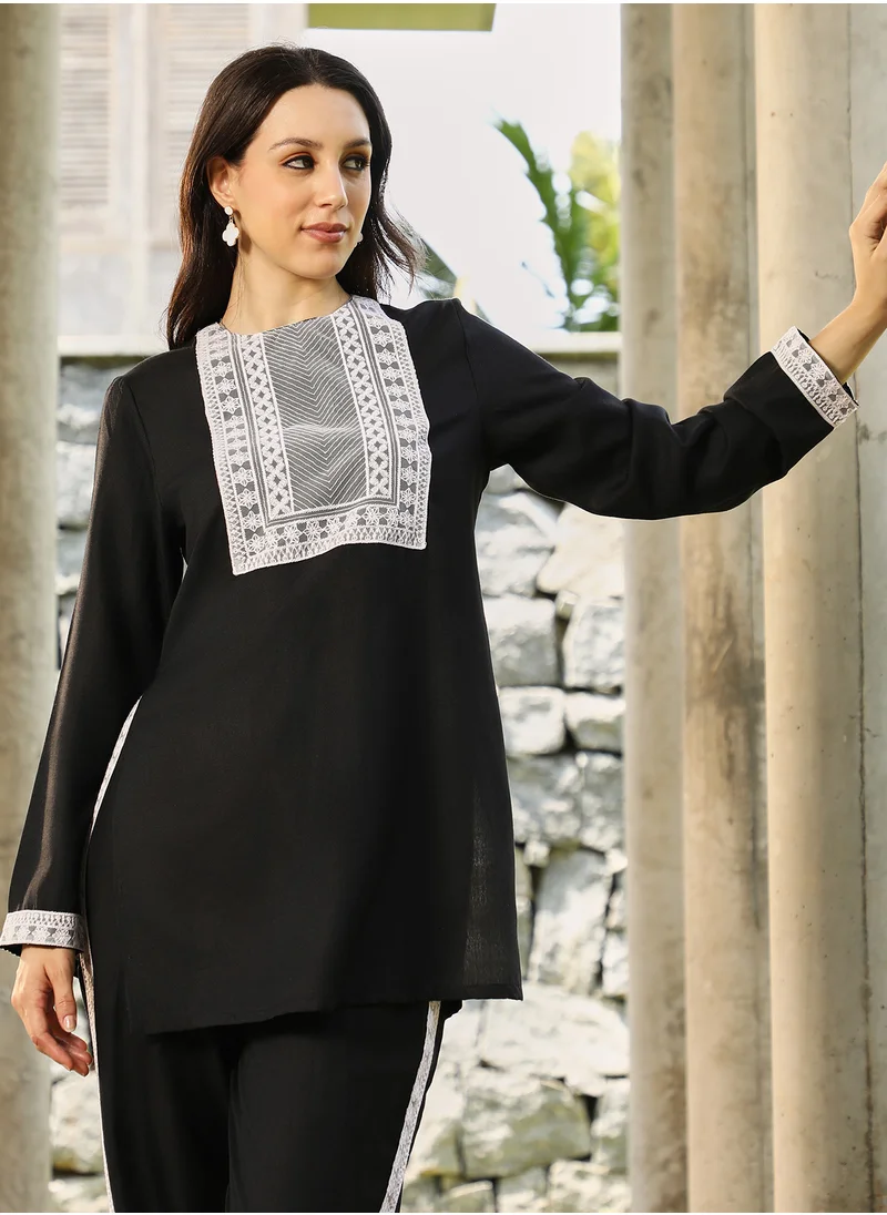  قصة Qissa Women's Onyx Black Schiffli-Block Kurta Set For Casual Wear | Round Neck | Long Regular Sleeves | 2 Piece Kurta Set Designed With Comfort Fit For Everyday Ethnic Wear