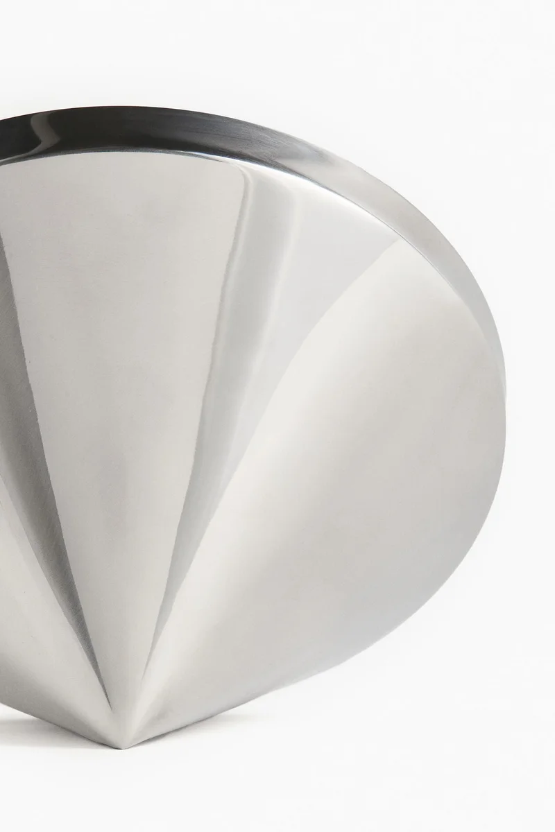 اتش اند ام مرآة مخروطية الشكل