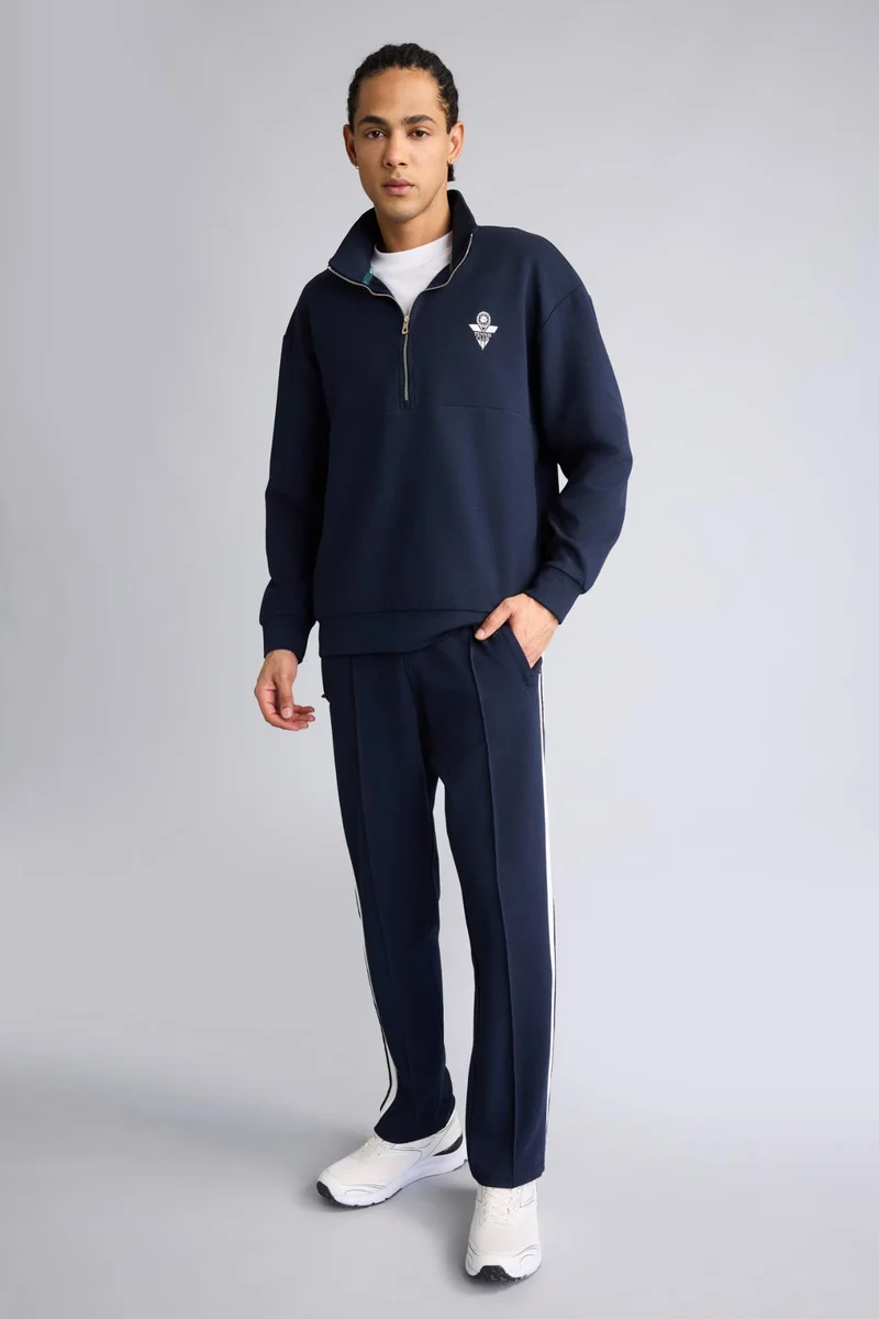 ديفاكتو Boxy Fit High Neck Sports Sweatshirt