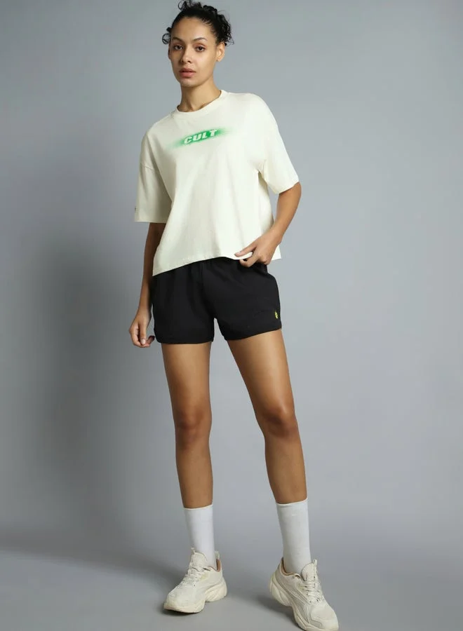 كالت تيشيرت نسائي قصير أبيض بعلامة تجارية