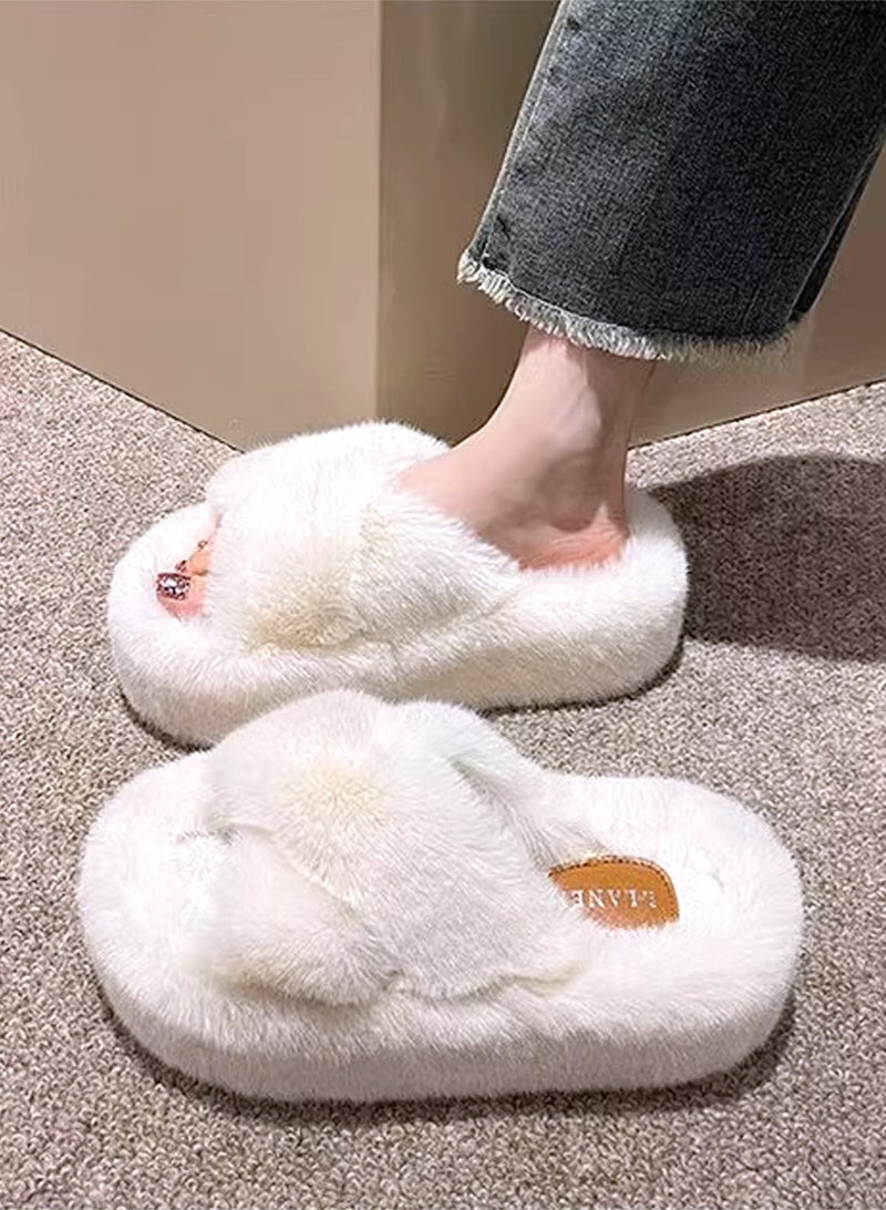 هومار كيت شبشب نسائي منفوش بلون واحد - شبشب شتوي كاجوال، شبشب منفوش أنيق بشريط متقاطع، شبشب مريح للاستخدام الداخلي - بطانة من الصوف الفاخر، شبشب منزلي مفتوح الأصابع مضاد للانزلاق - هدية مثالية للعائلة والأصدقاء، أبيض - Image 1