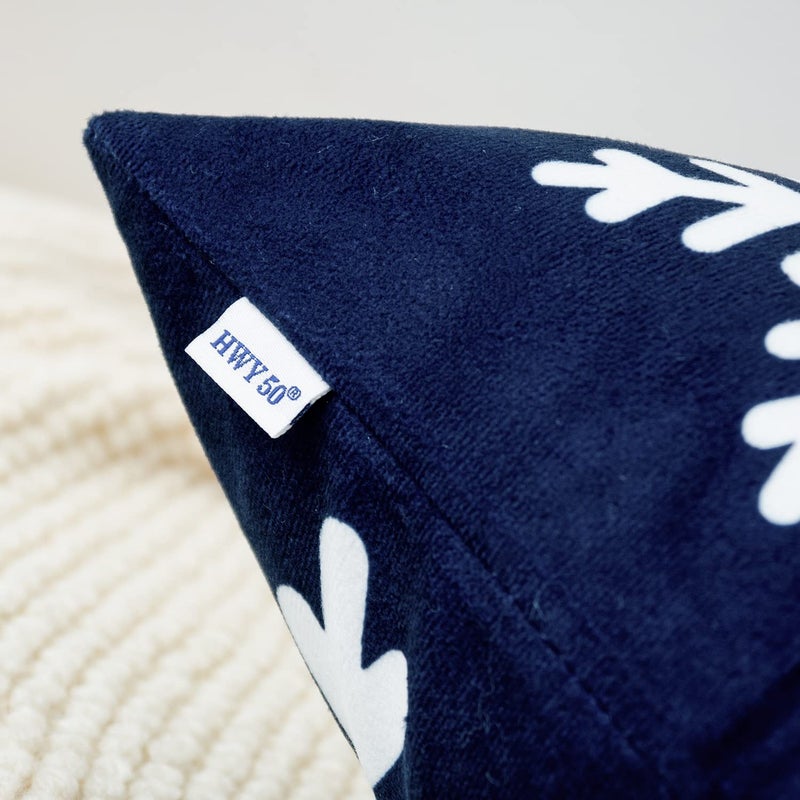 Hwy 50 Navy Blue Decorative Displow Coverings 16 × 16 بوصة لأريكة أريكة غرفة المعيشة سرير ناعم مربع وسائد الحالات تغطية وسادة مع حزمة الثلج عيد الميلاد من 2 - Image 3
