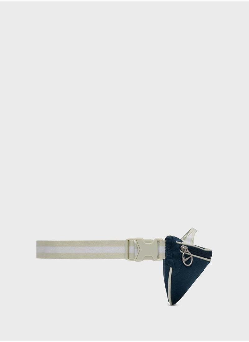Nike - NK HERITAGE S WSTPCK - RETRO - Image 1