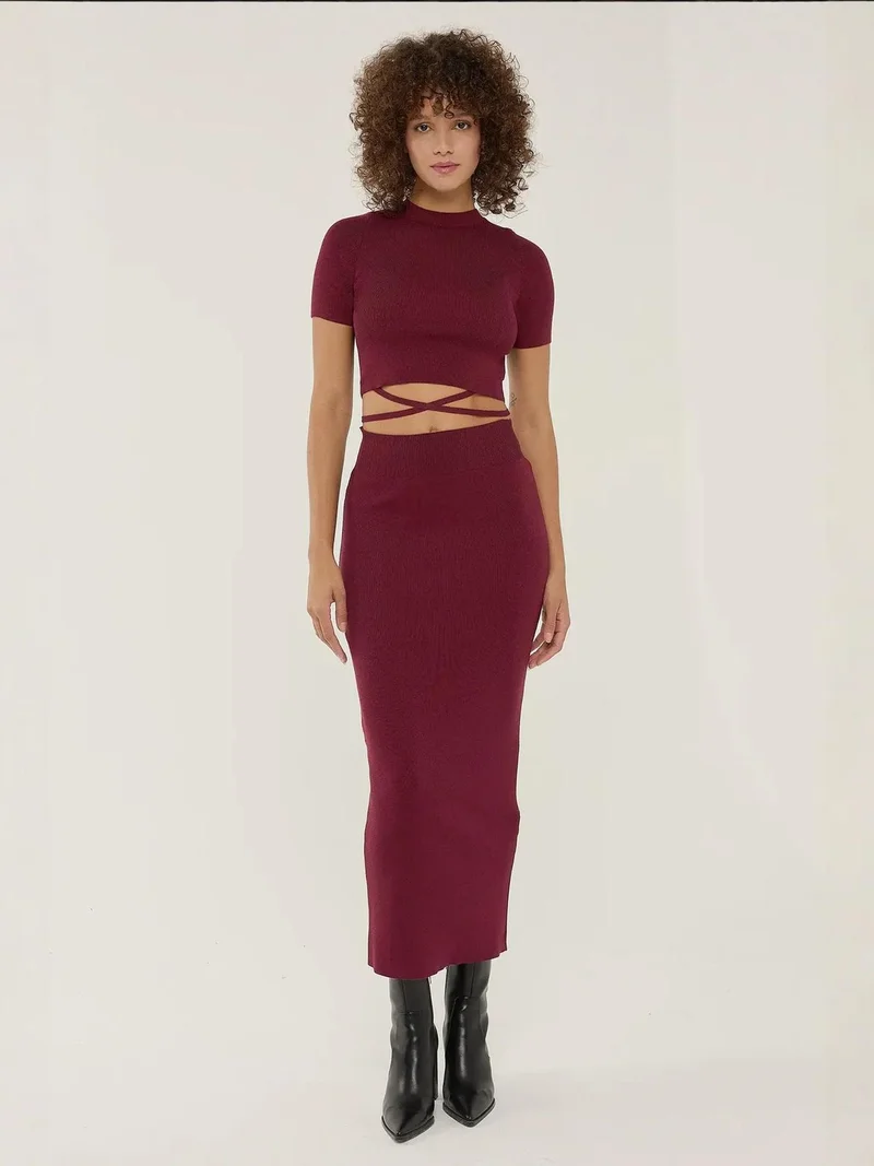 زوبعة طقم ملابس محبوكة بياقة دائرية