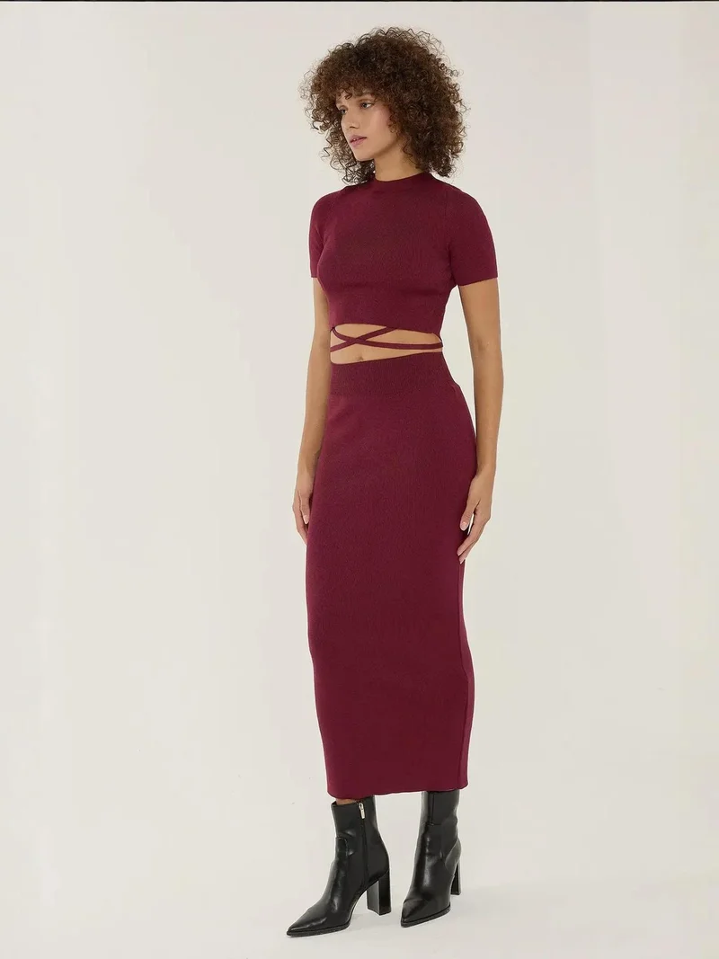 زوبعة طقم ملابس محبوكة بياقة دائرية