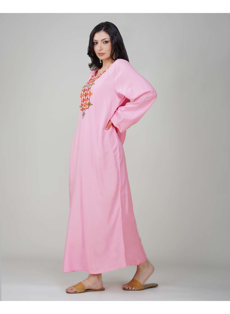 LINELLE جلابية لينيل للسيدات - فستان رايون وردي بأكمام كاملة مع تصميم رقبة مزخرف ملون - Image 1