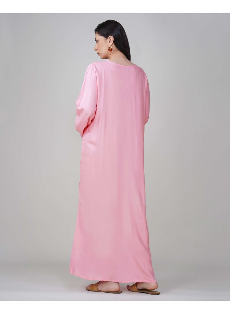 LINELLE جلابية لينيل للسيدات - فستان رايون وردي بأكمام كاملة مع تصميم رقبة مزخرف ملون - Image 5