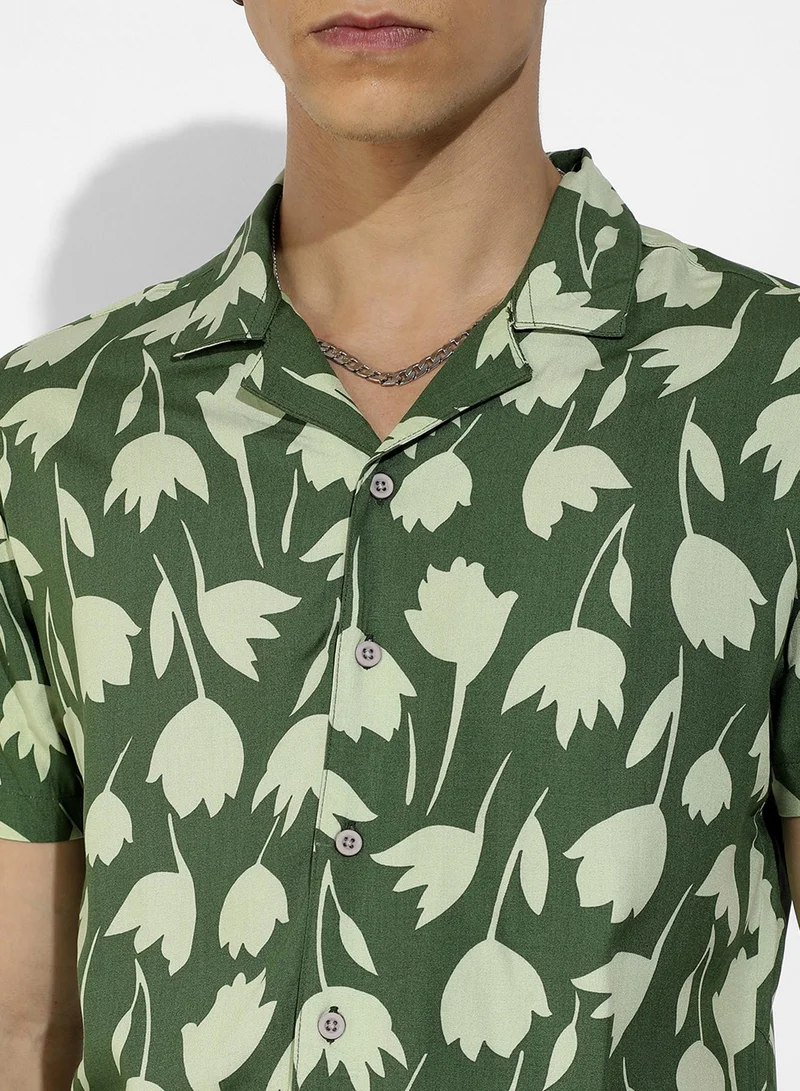 Campus Sutra Campus Sutra Men's Green Botanical Block Shirt For Casual Wear | Spread Collar | Short Sleeve | Button Closure | Heavy Rayon Shirts Crafted With Comfort Fit For Everyday Wear