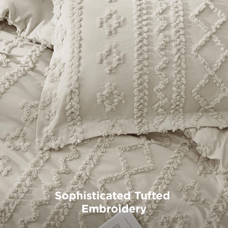 Bedsure Tufted Boho Comforter Set Full Size - Linen Boho Bed Set, GentleSoftâ„¢ 3 Pieces Farmhouse Shabby Chic Embroidery Bedding, Gifts for Woman, Soft Jacquard Full Comforter for All Seasons - Image 5