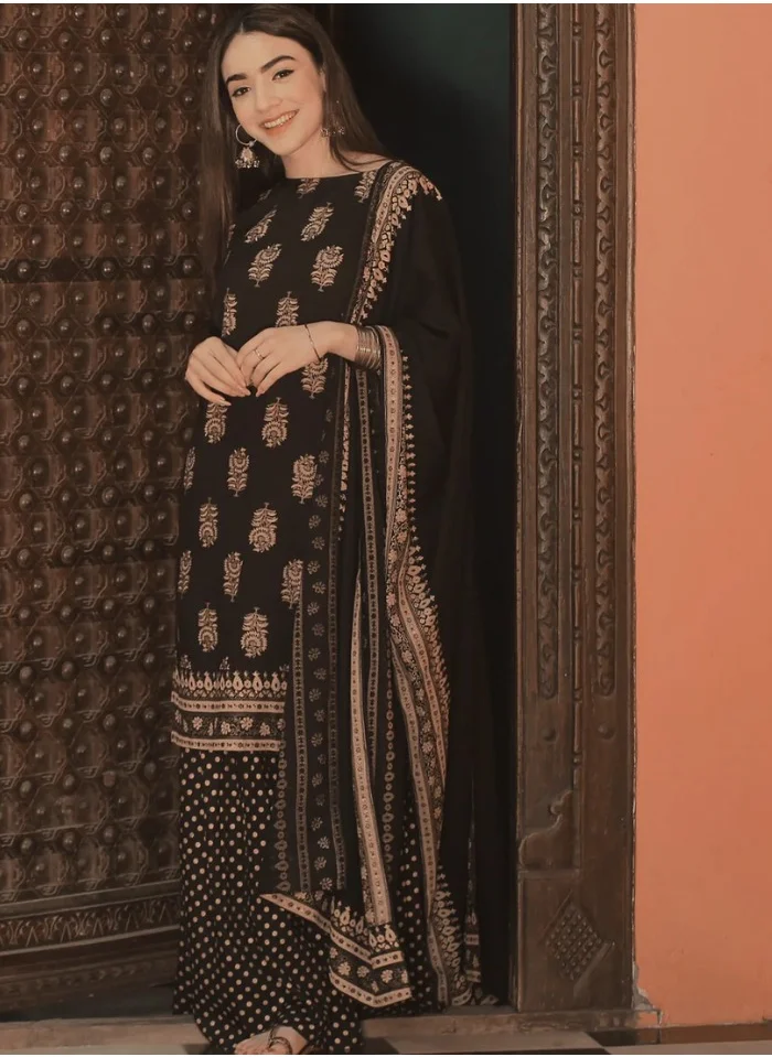 زيري سوق Black Festive Gold Gharara Kurta Dupatta Set