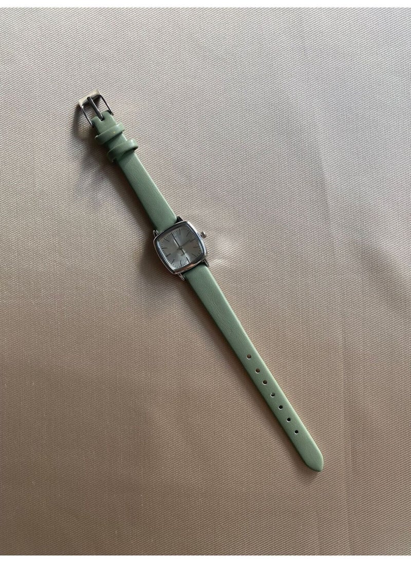 QUARTZ Bs Still Retro Minimal Leather Band Women's Wristwatch  - Image 2