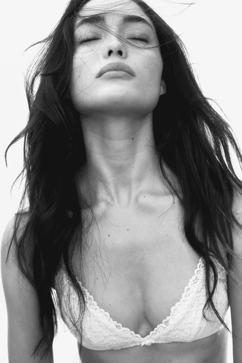 اتش اند ام حمالة صدر من الدانتيل الناعم مزودة بحشوة