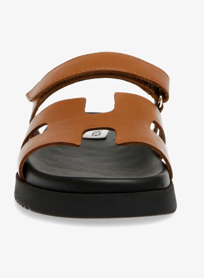 STEVE MADDEN  Mayven Camel Flat Sandals for Women | Best Price UAE