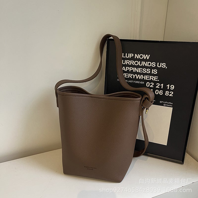 Solid Color Vintage Underarm Bag Women'S New Trendy Fashionable South Korea Bucket Bag Solid Color Large Capacity Commuter Tote Bag - Image 1
