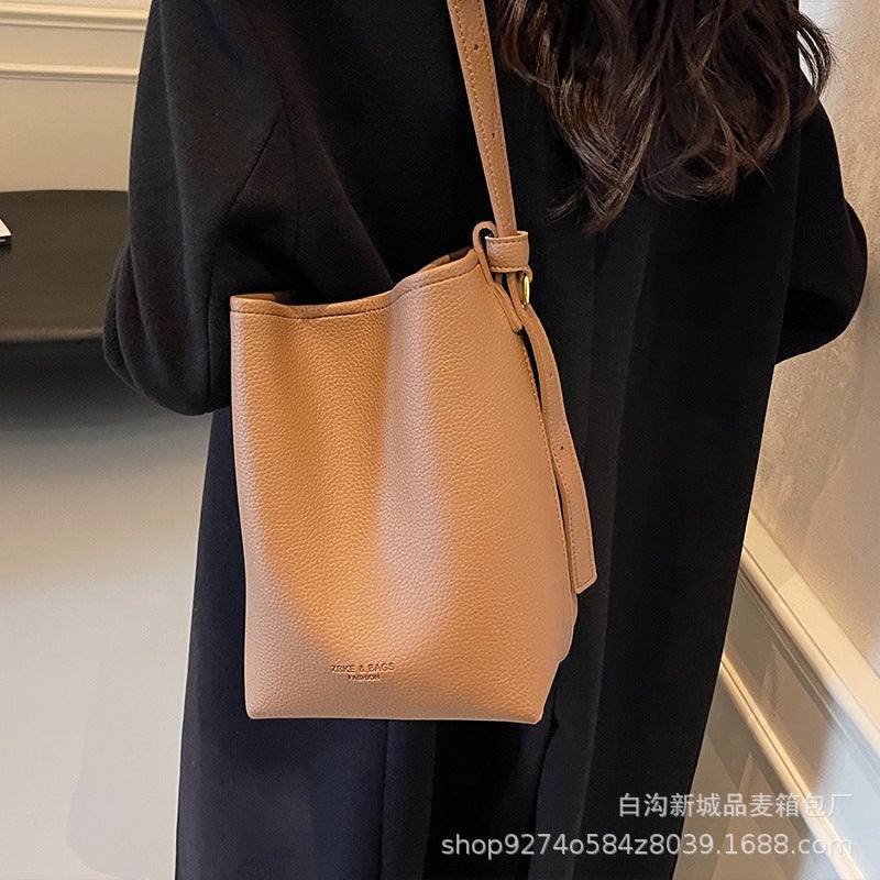 Solid Color Vintage Underarm Bag Women'S New Trendy Fashionable South Korea Bucket Bag Solid Color Large Capacity Commuter Tote Bag - Image 3