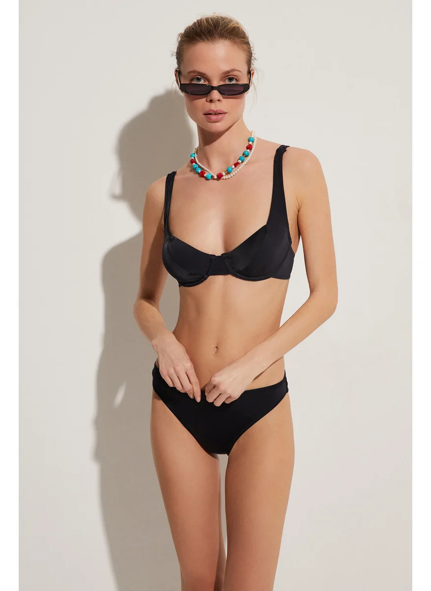 JUNE Underwire Bikini Top
