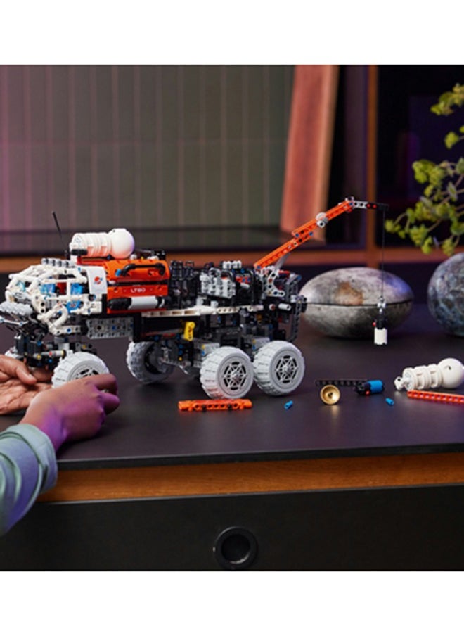 LEGO 42180 مجموعة بناء روفر استكشاف طاقم مارس التقنية، لعبة فضاء، هدية لاستكشاف الأطفال، ألعاب مستوحاة من ناسا، لعب خيالي للأولاد والبنات الذين تتراوح أعمارهم بين 11 وما فوق (1599 قطعة)  - Image 5