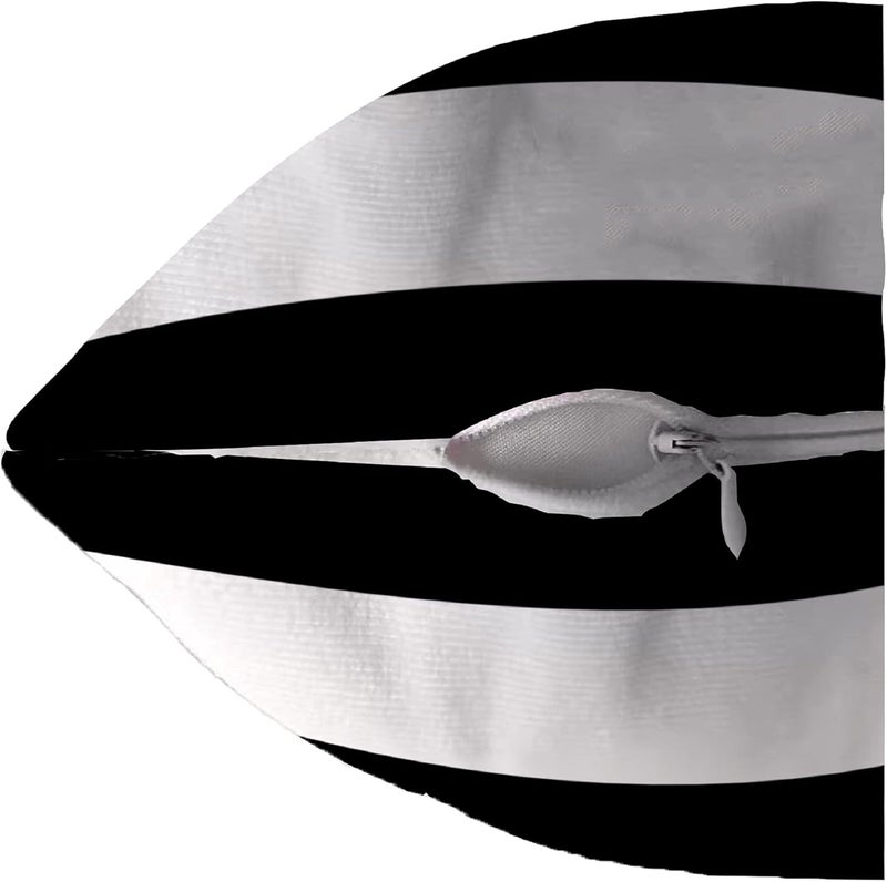 Leaveland مجموعة ليفلاند من وسائد القطن والبوليستر باللونين الأبيض والأسود - 2 قطعة 12x20 بوصة - Image 3