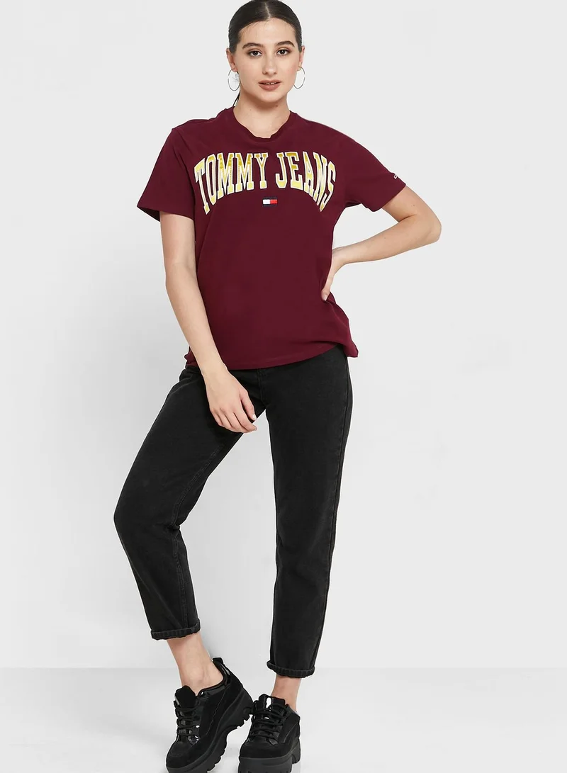 TOMMY JEANS Crew Neck Logo T-Shirt