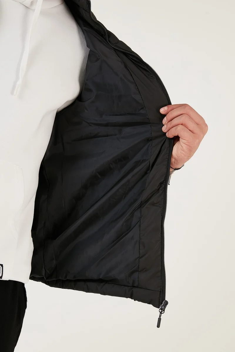 بوراتي Slim Fit Water and Wind Resistant Stand Collar Comfortable Inflatable Vest Men's Vest 649020