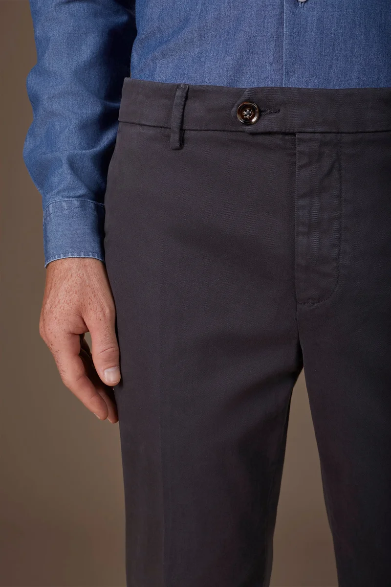 Doppelganger Grey Classic men's chinos in regular fit with stretch twill construction - Anthracite for Men | Best Price UAE