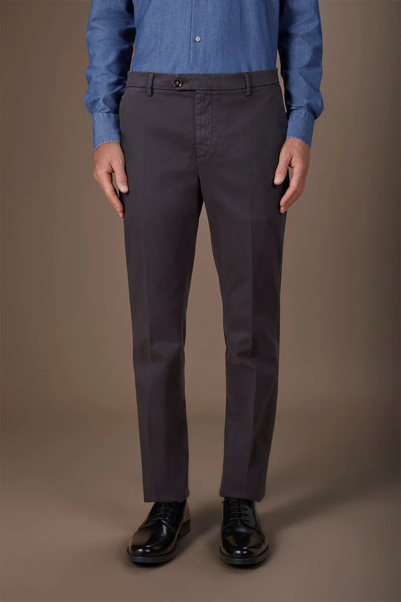 Doppelganger Grey Classic men's chinos in regular fit with stretch twill construction - Anthracite for Men | Best Price UAE