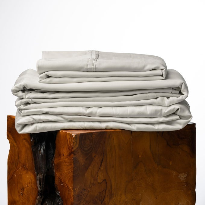 OLIVE CRATE EUCALYPTUS SHEETS SET COOLING SHEETS FOR HOT SLEEPERS 100 ORGANIC TENCEL LYOCELL QUEEN SIZE HYPOALLERGENIC MOISTUREWICKING DEEP POCKETS SOFT DURABLE 60 X 80 OATMEAL