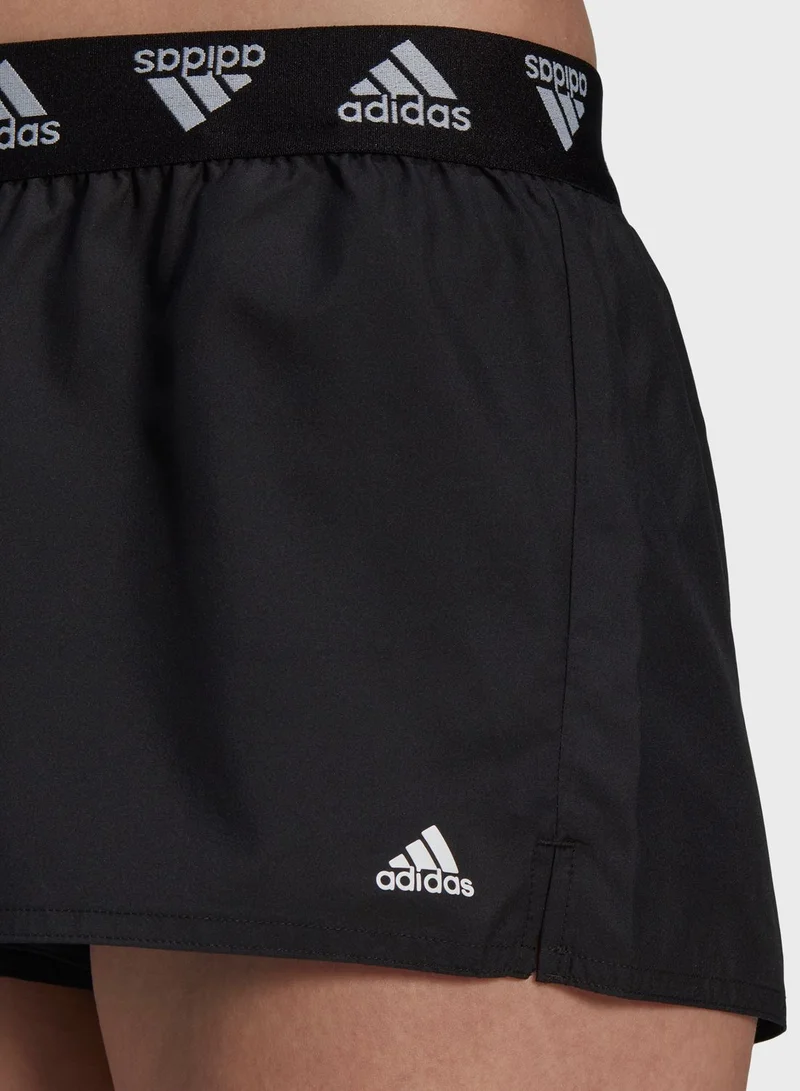 adidas شورت للشاطئ بشعار الماركة