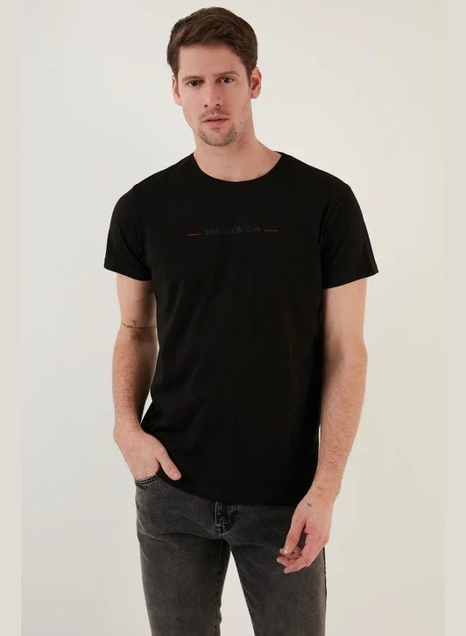 بوراتي تيشيرت رجالي بياقة دائرية بقصة ضيقة من قطن بوراتي