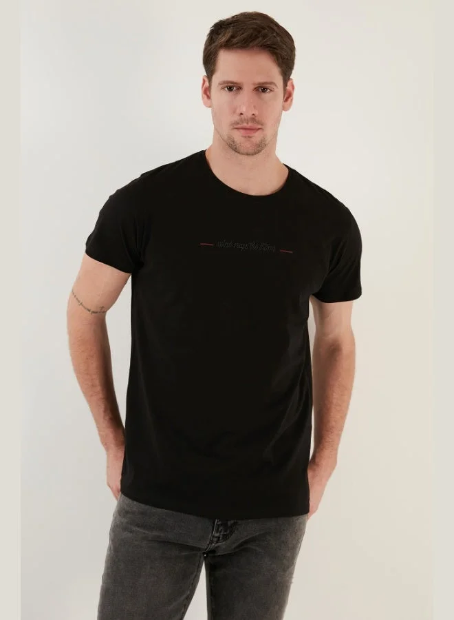 بوراتي تيشيرت رجالي بياقة دائرية بقصة ضيقة من قطن بوراتي