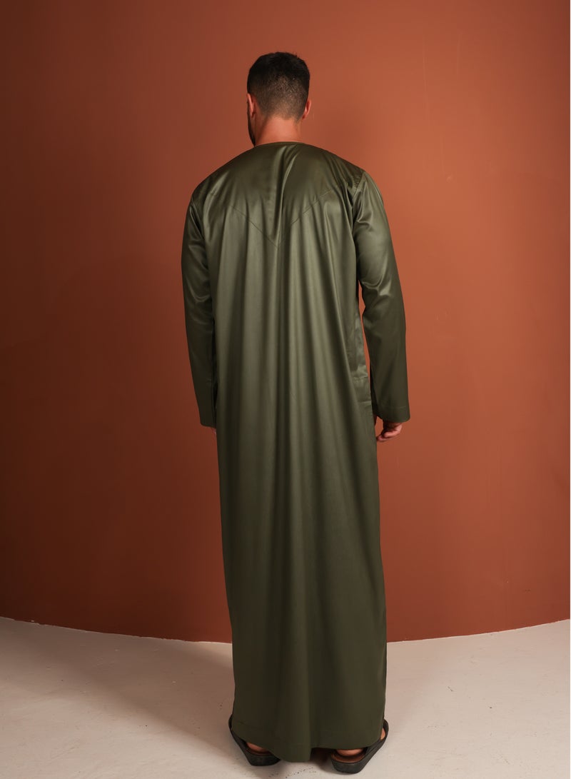 Yigo by Mariam Kandhoura Samir – Rich Olive Green Emirati Kandhoura – Soft Cotton Blend | Elegant & Breathable Traditional Wear  - Image 4