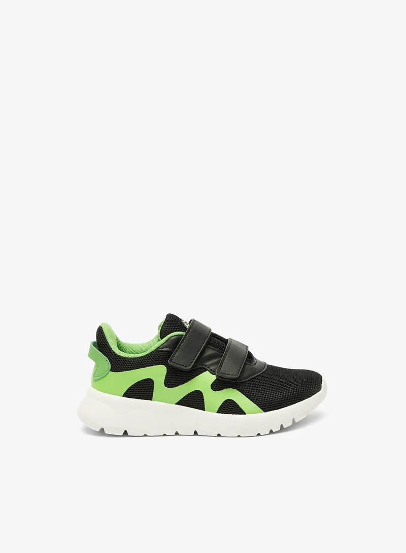 شو اكسبرس أحذية رياضية للأولاد بنعل خارجي بنمط ألواح وإغلاق بشريط لاصق