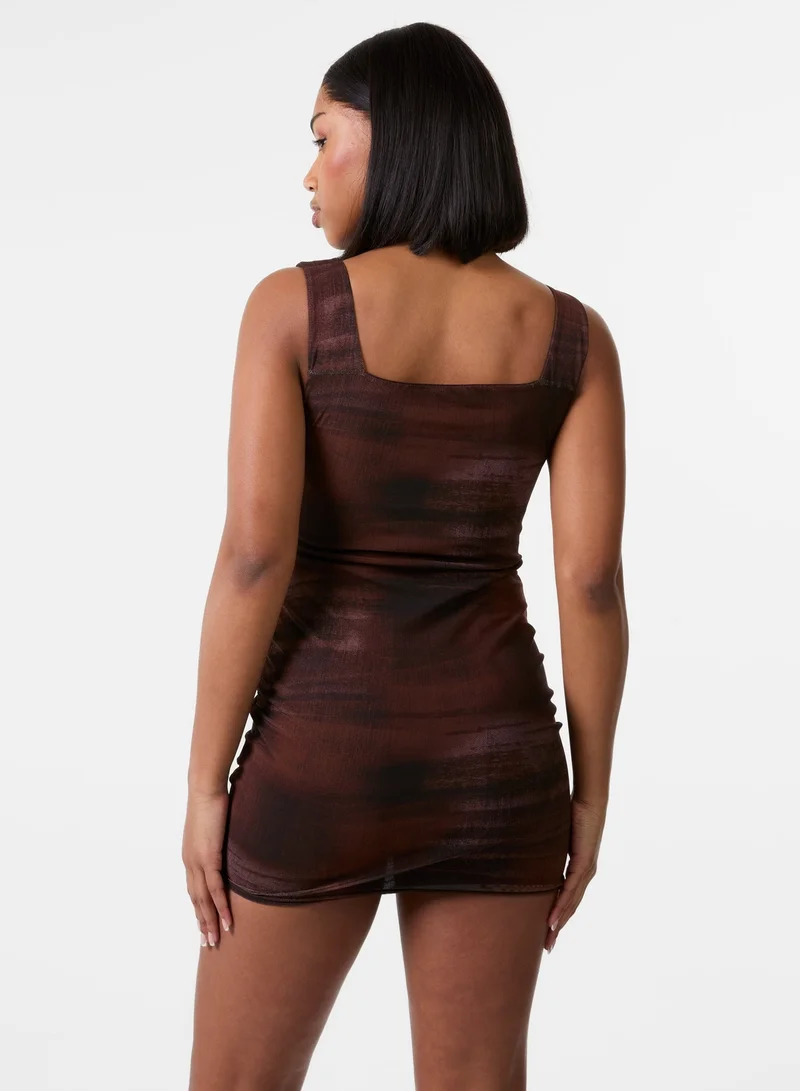 بينك فانيلا فستان ساتور قصير بياقة مربعة من الشبك