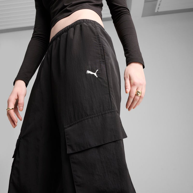 بوما بنطال كارجو منسوج وفضفاض للنساء من تشكيلة WARDROBE ESS - Image 2