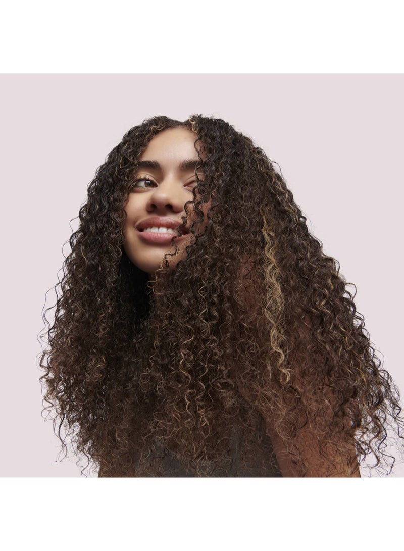 Umberto Giannini Curl Refresh & Revitalize Spray - Instantly Re-Activates Curls on Day-Old Hair, Reduces Frizz & Adds Shine Without Weighing Hair Down (150 ml) - Image 5