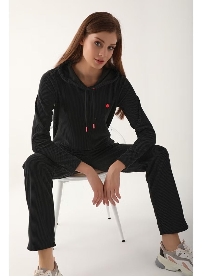 pierre cardin طقم بيجاما نسائي أسود بأكمام طويلة بتفاصيل زر صغيرة - Image 3